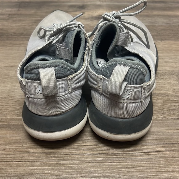 Nike Running Shoes - Picture 4 of 6